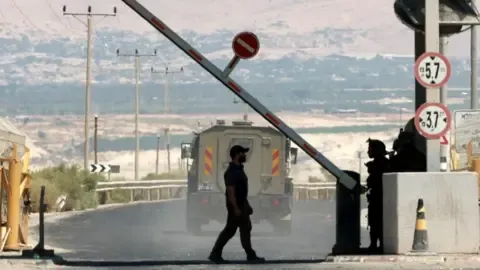 Two Persons Shot in Incident Close to Jordan-West Bank Checkpoint, Israel's Defense Forces States