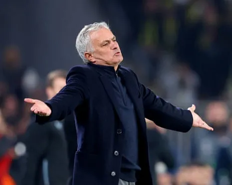 Benfica Engaged in Discussions to Appoint Mourinho After Termination of Bruno Lage