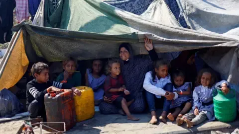 Cataclysmic Crisis within northern Gaza while Military Tanks Push Forward