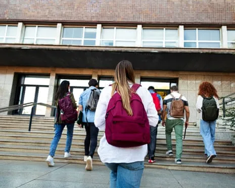 As Young Men Move Right, the Rise of the 'Relaxed Female' Trend Becomes Visible