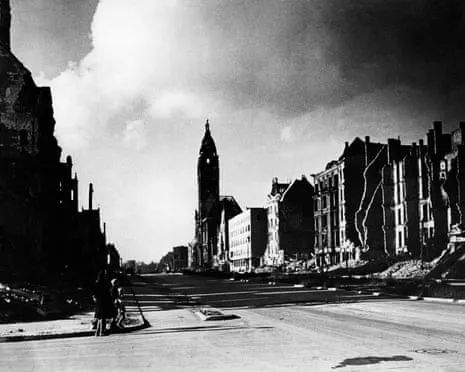The Circle of Traitors: An Engrossing Tale of German Resistance