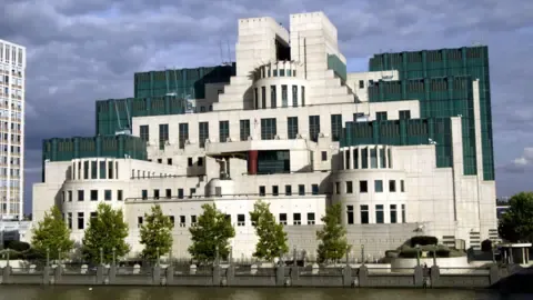MI6 Launches Dark Web Platform to Lure Agents in the Russian Federation
